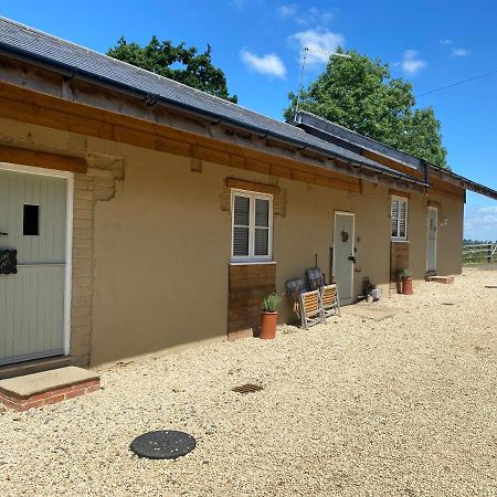 Spring Hill Cottages Towcester Esterno foto